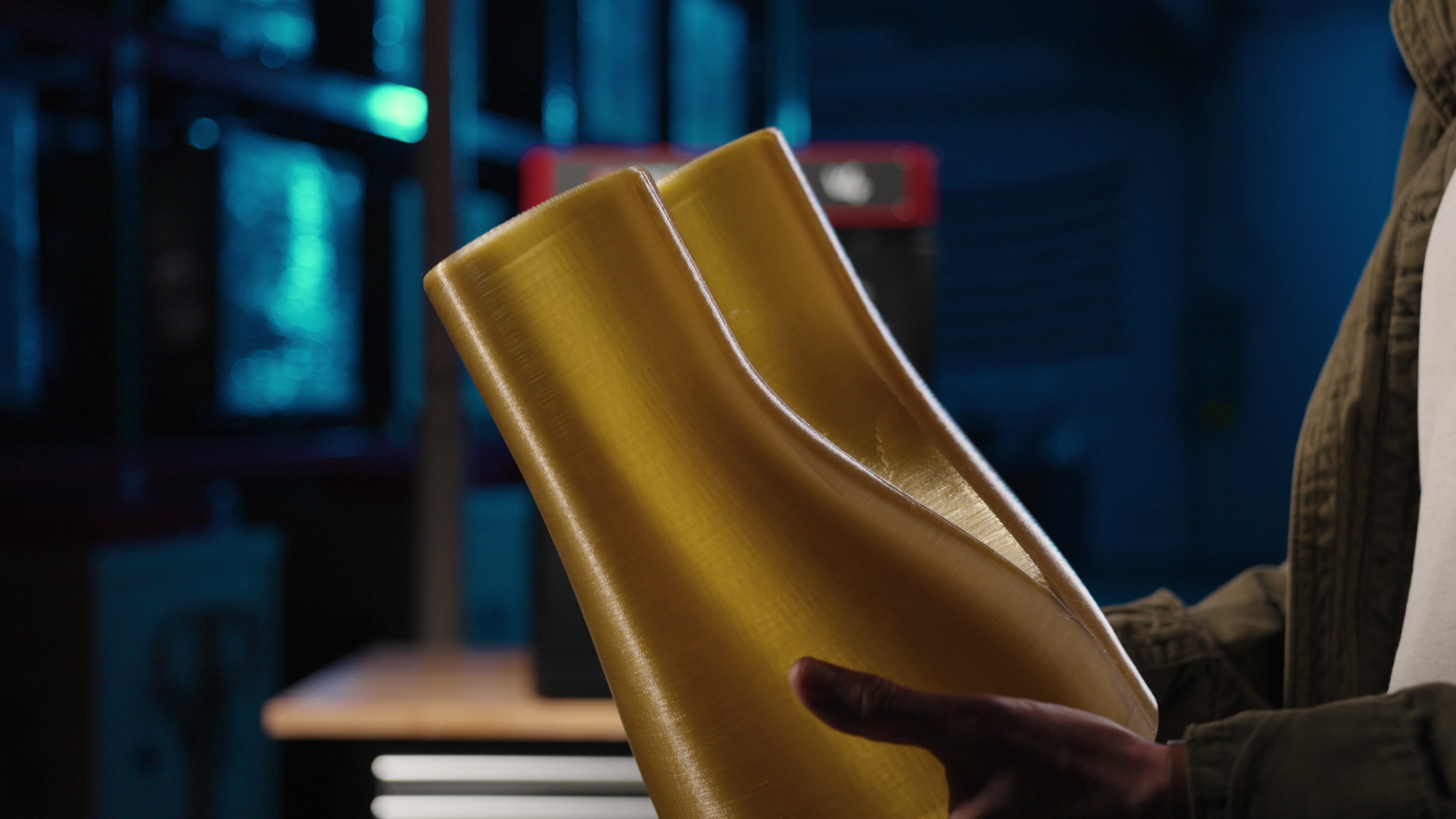 Immagine di copertina dell'articolo EptaPrint: Super-polimeri nella stampa 3D: PEEK, PEKK e Ultem per il metal replacement